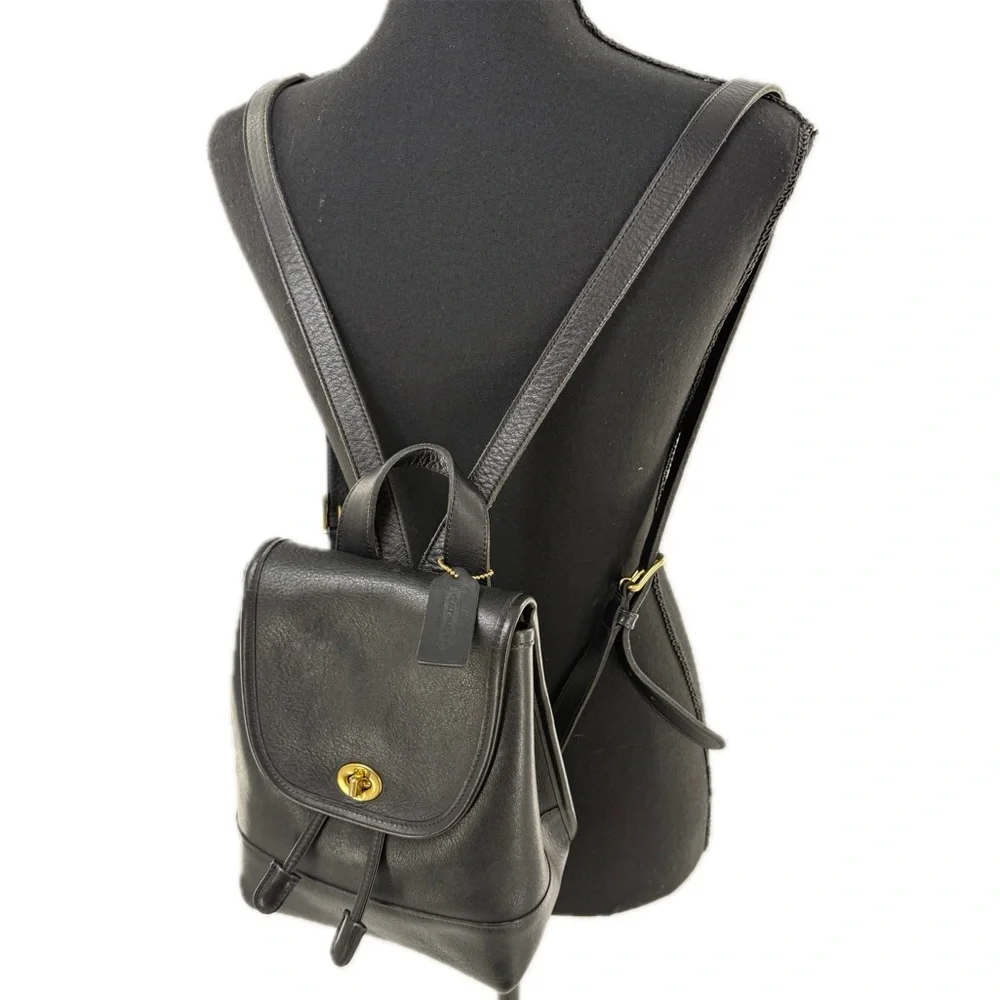 COACH Black Leather Turnlock Drawstring Daypack Backpack Style 9960 Vintage 90s - Picture 16 of 17